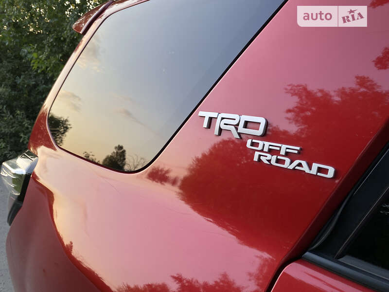 Позашляховик / Кросовер Toyota 4Runner 2017 в Тернополі