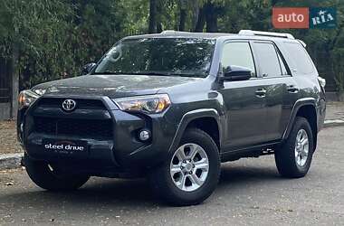 Внедорожник / Кроссовер Toyota 4Runner 2018 в 