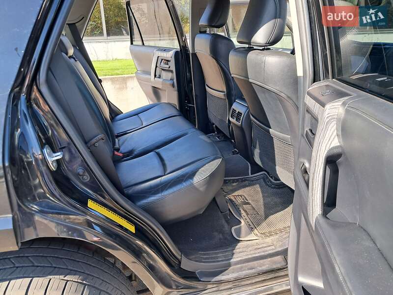 Позашляховик / Кросовер Toyota 4Runner 2011 в Києві