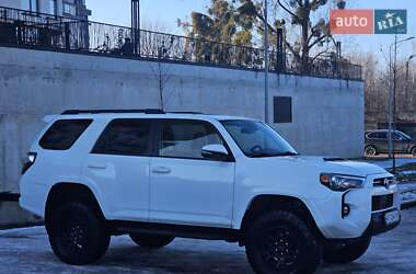 Позашляховик / Кросовер Toyota 4Runner 2020 в Львові