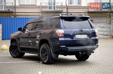 Внедорожник / Кроссовер Toyota 4Runner 2017 в Ужгороде