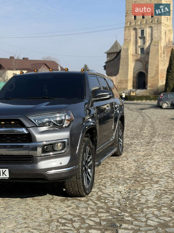 Позашляховик / Кросовер Toyota 4Runner 2014 в Луцьку