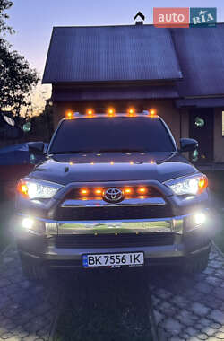 Позашляховик / Кросовер Toyota 4Runner 2014 в Луцьку