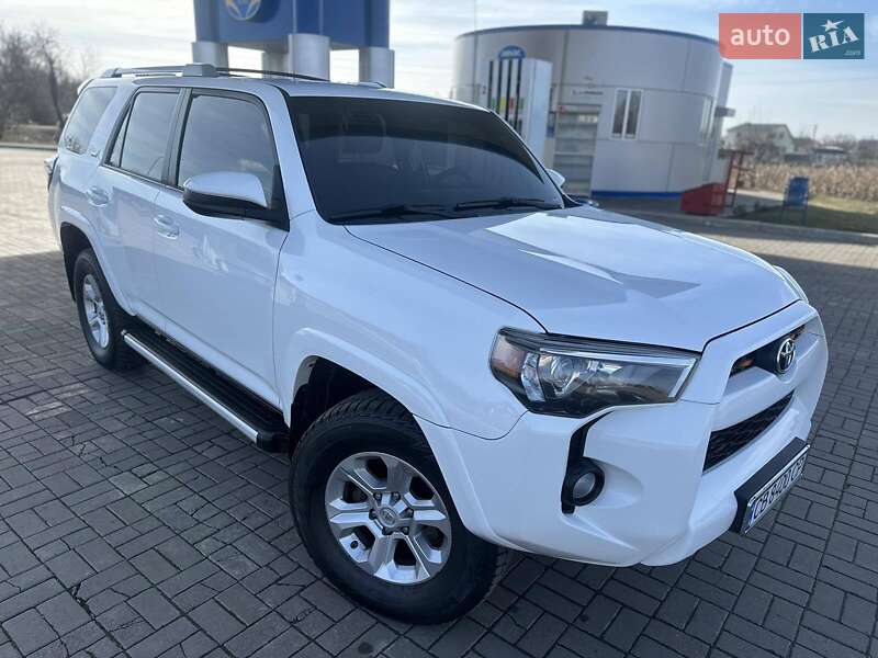 Позашляховик / Кросовер Toyota 4Runner 2014 в Прилуках