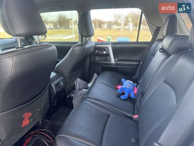 Позашляховик / Кросовер Toyota 4Runner 2014 в Прилуках