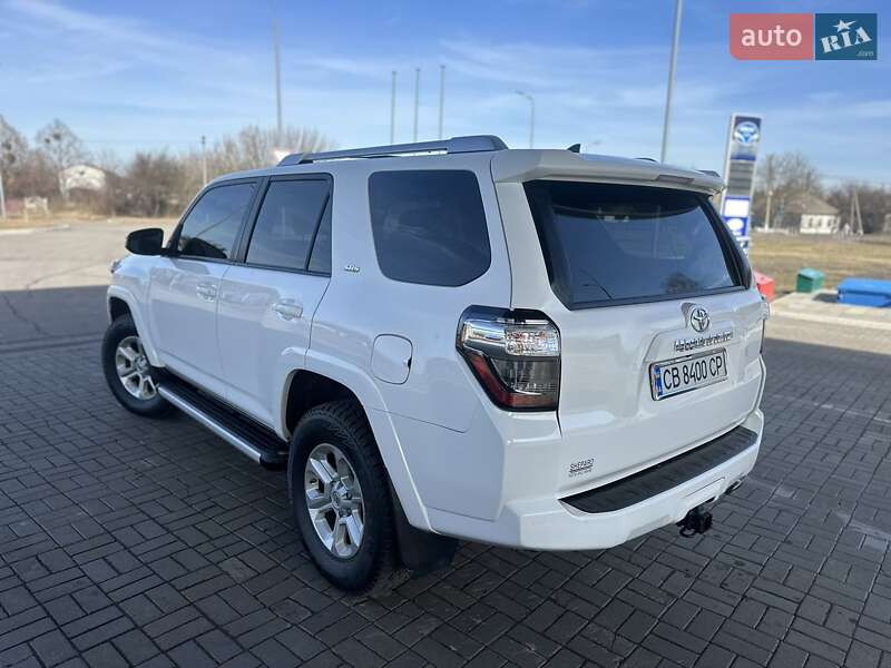 Позашляховик / Кросовер Toyota 4Runner 2014 в Прилуках