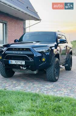 Внедорожник / Кроссовер Toyota 4Runner 2017 в 