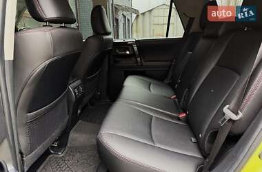 Позашляховик / Кросовер Toyota 4Runner 2021 в 