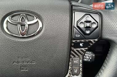 Позашляховик / Кросовер Toyota 4Runner 2021 в 