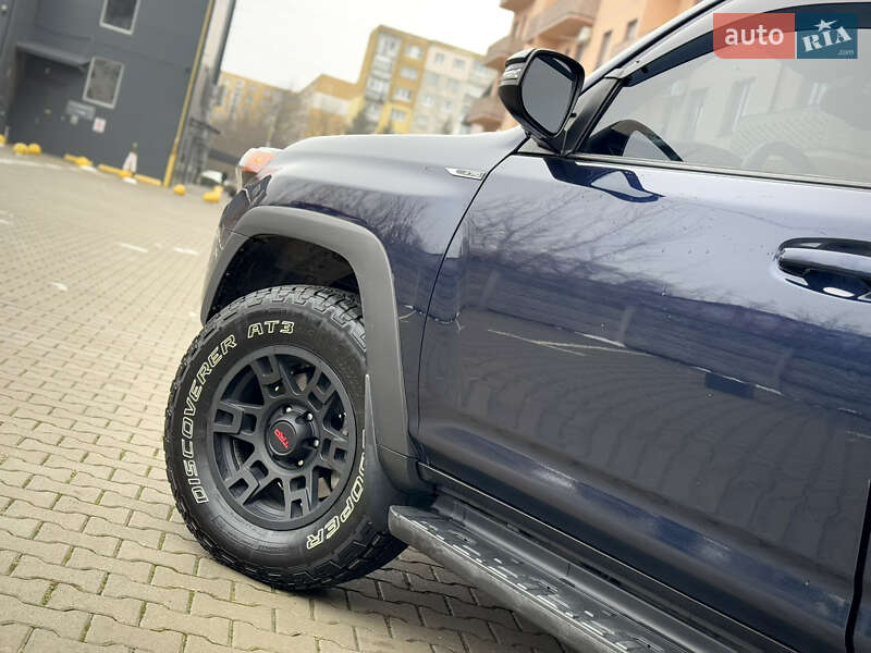Внедорожник / Кроссовер Toyota 4Runner 2017 в Ужгороде