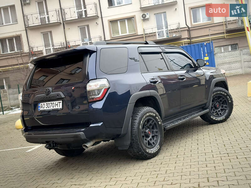 Внедорожник / Кроссовер Toyota 4Runner 2017 в Ужгороде