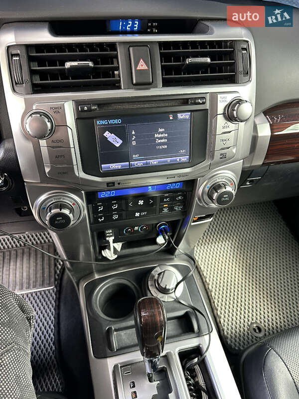 Внедорожник / Кроссовер Toyota 4Runner 2016 в Киеве