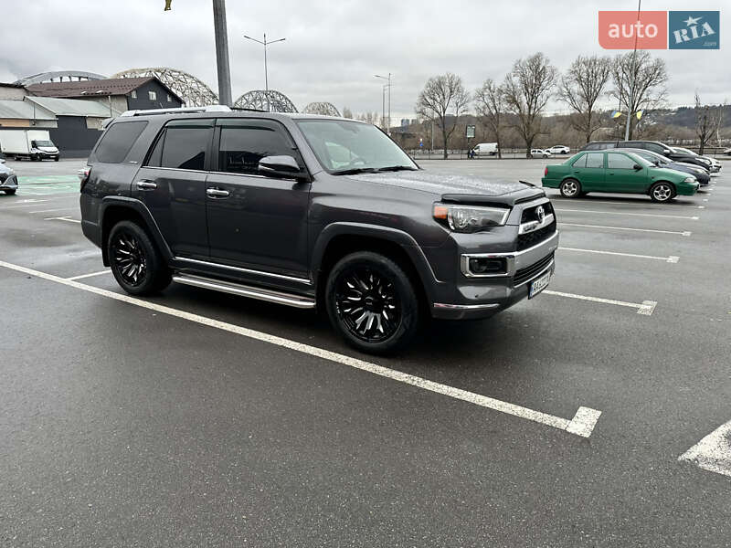 Внедорожник / Кроссовер Toyota 4Runner 2016 в Киеве