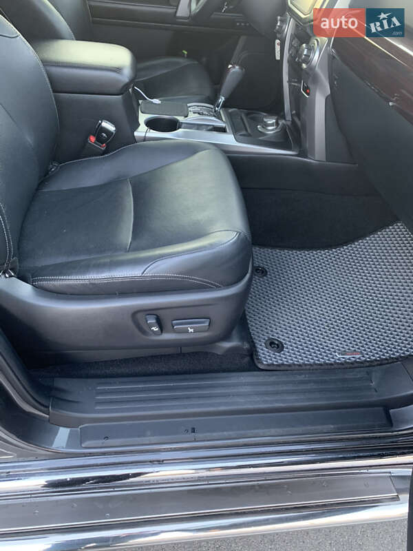 Внедорожник / Кроссовер Toyota 4Runner 2016 в Киеве