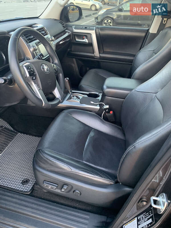 Внедорожник / Кроссовер Toyota 4Runner 2016 в Киеве