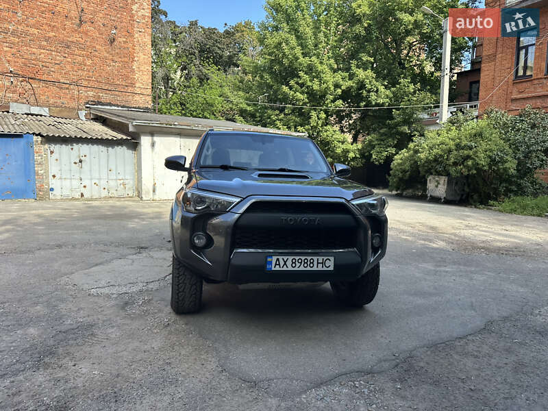 Позашляховик / Кросовер Toyota 4Runner 2016 в Харкові
