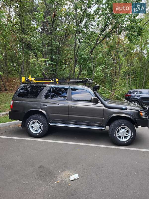 Позашляховик / Кросовер Toyota 4Runner 1997 в Черкасах