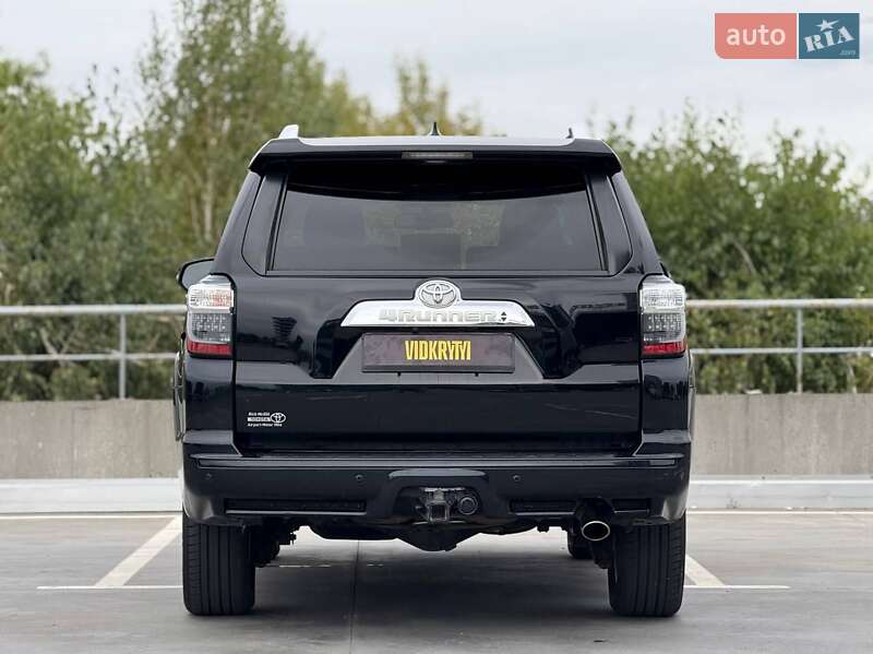 Позашляховик / Кросовер Toyota 4Runner 2016 в Києві