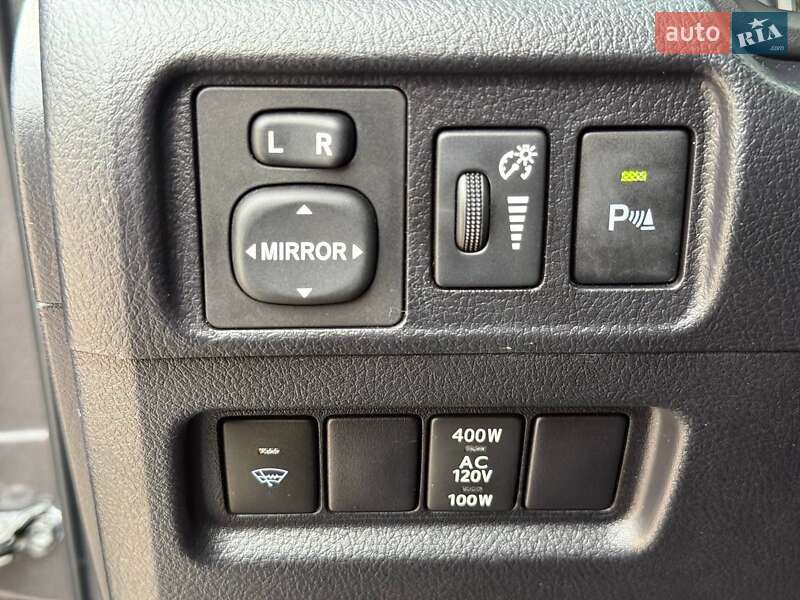 Позашляховик / Кросовер Toyota 4Runner 2014 в Кривому Розі