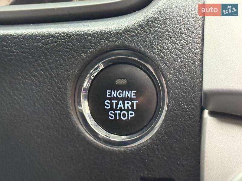 Позашляховик / Кросовер Toyota 4Runner 2014 в Кривому Розі