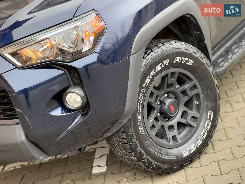 Внедорожник / Кроссовер Toyota 4Runner 2017 в Ужгороде