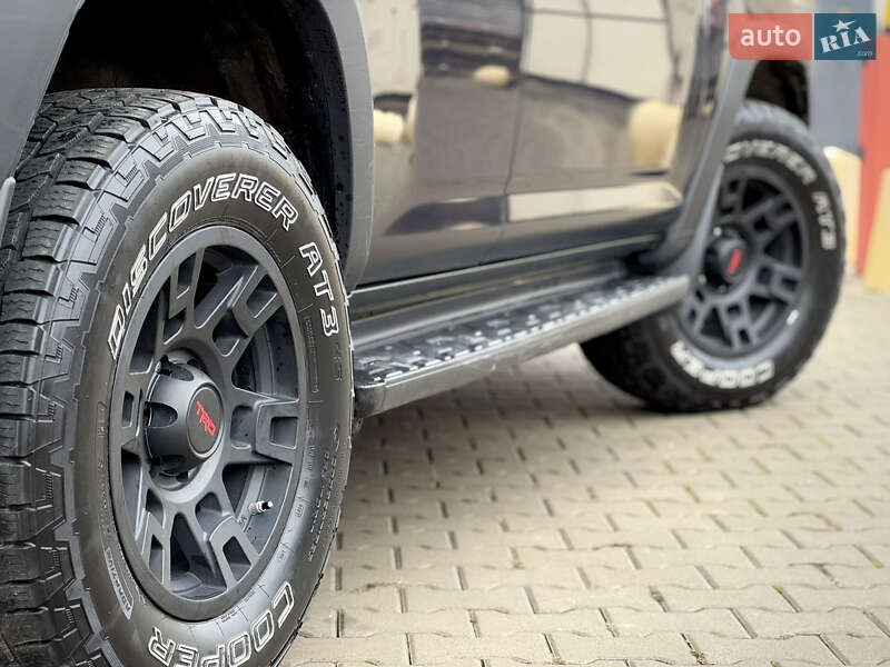 Внедорожник / Кроссовер Toyota 4Runner 2017 в Ужгороде