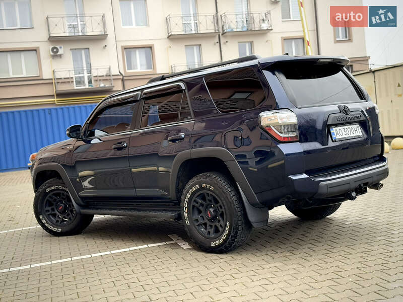 Внедорожник / Кроссовер Toyota 4Runner 2017 в Ужгороде