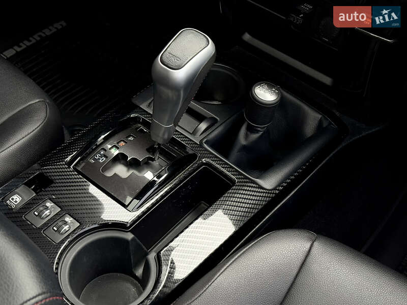 Внедорожник / Кроссовер Toyota 4Runner 2017 в Ужгороде