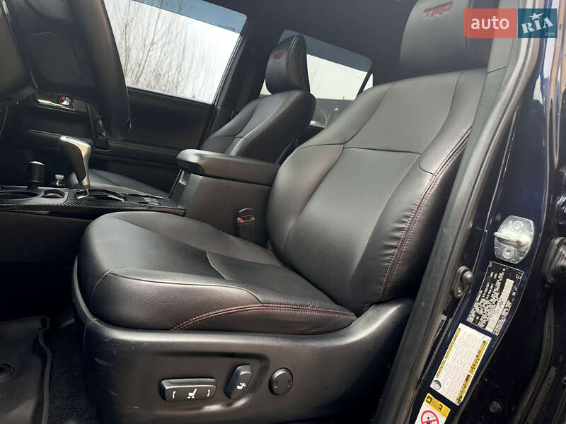 Внедорожник / Кроссовер Toyota 4Runner 2017 в Ужгороде