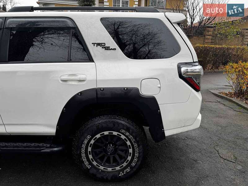 Внедорожник / Кроссовер Toyota 4Runner 2019 в Киеве