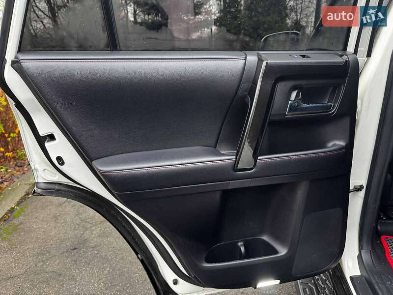 Внедорожник / Кроссовер Toyota 4Runner 2019 в Киеве