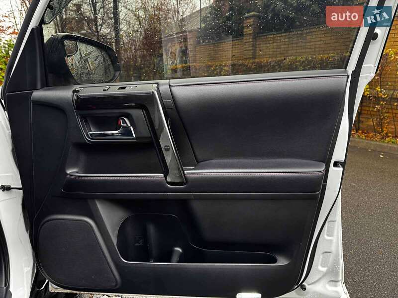 Внедорожник / Кроссовер Toyota 4Runner 2019 в Киеве