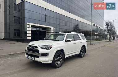 Позашляховик / Кросовер Toyota 4Runner 2017 в Києві