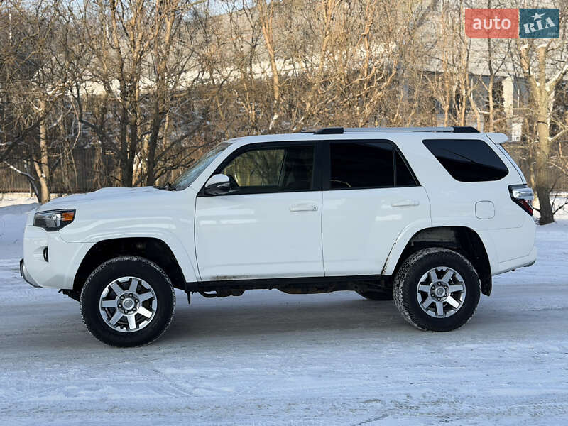 Внедорожник / Кроссовер Toyota 4Runner 2016 в Киеве фото 8 Внедорожник / Кроссовер Toyota 4Runner 2016 в Киеве