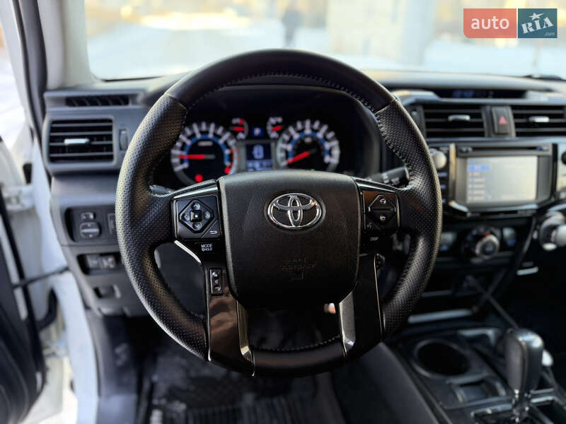 Внедорожник / Кроссовер Toyota 4Runner 2016 в Киеве фото 11 Внедорожник / Кроссовер Toyota 4Runner 2016 в Киеве