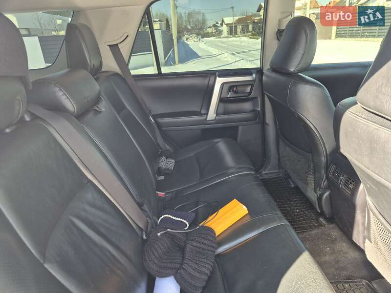 Позашляховик / Кросовер Toyota 4Runner 2011 в Києві