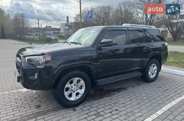 Внедорожник / Кроссовер Toyota 4Runner 2013 в Ровно