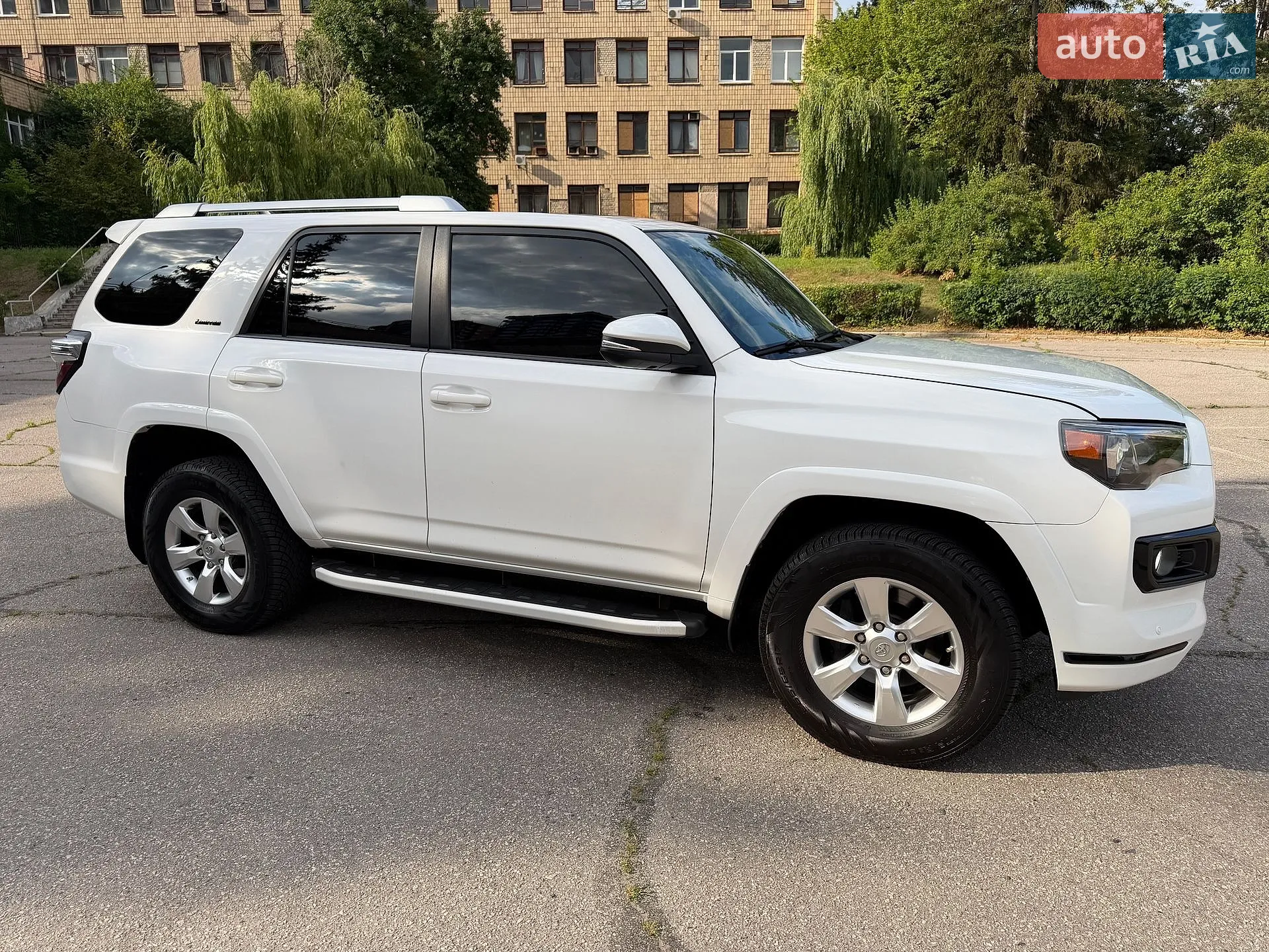 2017 Toyota 4Runner - мініатюра 4