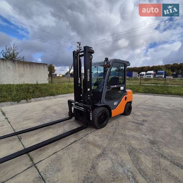 Вилочный погрузчик Toyota 52-8FDF30 2016 в Пустомытах фото 2 Вилочный погрузчик Toyota 52-8FDF30 2016 в Пустомытах
