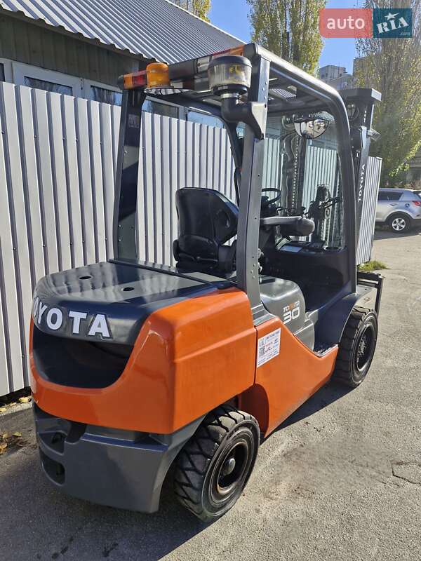 Toyota 52-8FDF30 2016