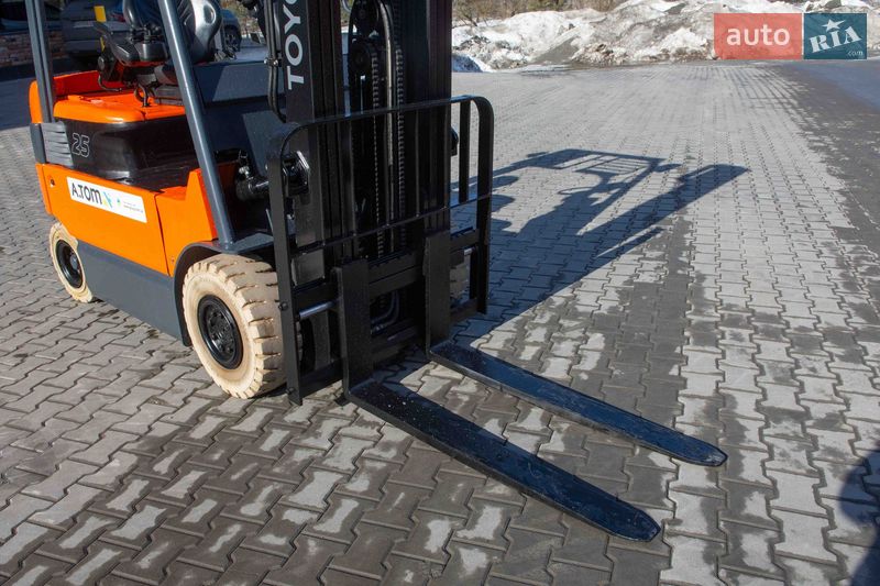 Вилочный погрузчик Toyota 7FB 2012 в Житомире фото 5 Вилочный погрузчик Toyota 7FB 2012 в Житомире