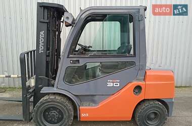 Вилочный погрузчик Toyota 8FD30 2020 в Киеве