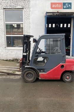 Вилочный погрузчик Toyota 8FDF-25 2013 в Киеве