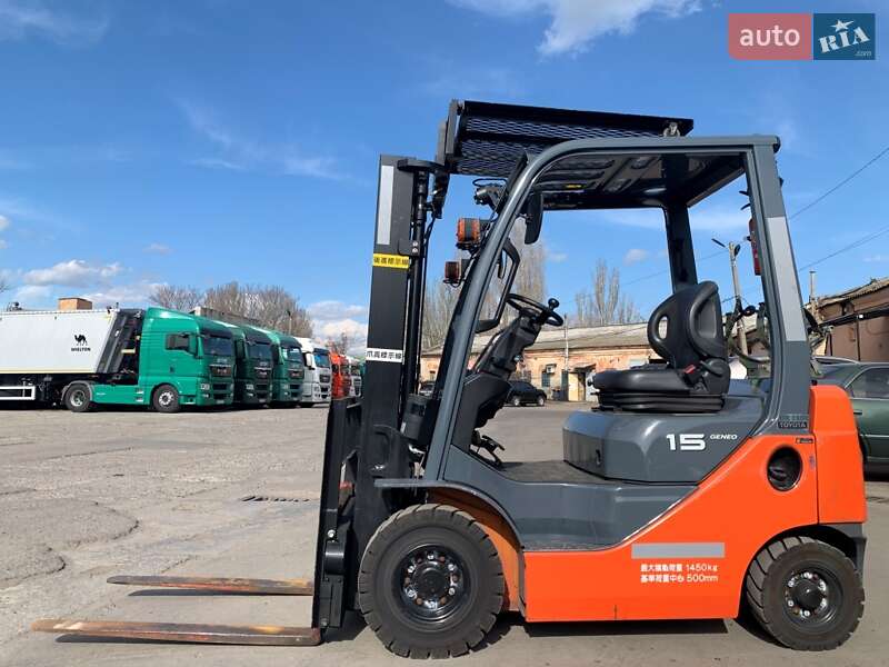 Вилочный погрузчик Toyota 8FG15 2019 в 