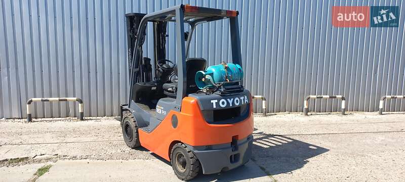 Вилочный погрузчик Toyota 8FGF18 2010 в Киеве фото 3 Вилочный погрузчик Toyota 8FGF18 2010 в Киеве