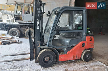 Вилочный погрузчик Toyota 8FGL25 2015 в Львове