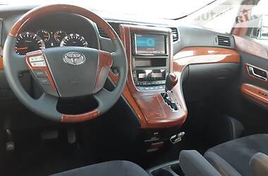 Мінівен Toyota Alphard 2009 в 