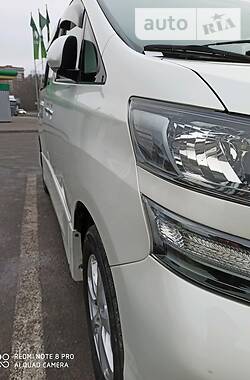 Минивэн Toyota Alphard 2011 в Тернополе