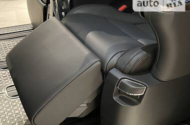 Мінівен Toyota Alphard 2021 в 