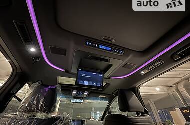 Мінівен Toyota Alphard 2021 в 